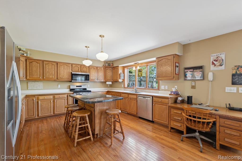 6279 7 Mile Road South Lyon, MI 48178 - Photo 21 of 98 Gallery Image 21