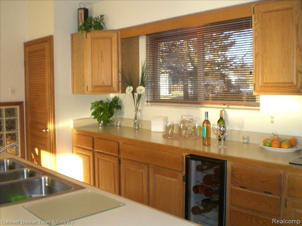 3525 East Commerce Road Commerce Township, MI 48382 - Photo 15 of 22 k3