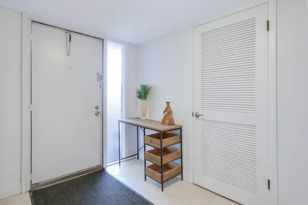 $3,000 | 755 Dotterel Road, Delray Beach, FL 33444