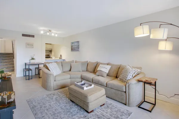 $3,000 | 755 Dotterel Road, Delray Beach, FL 33444