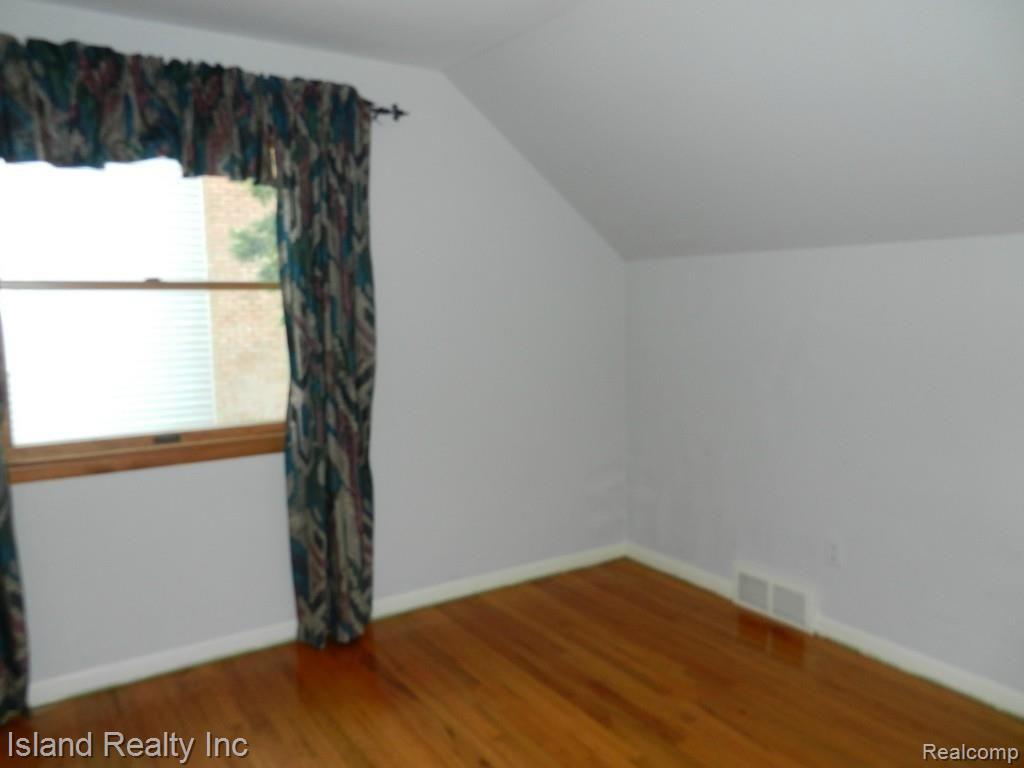 25441 Meridian Road Grosse Ile, MI 48138 - Photo 16 of 22 DSCN5332.jpg