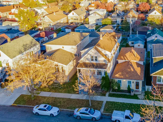 front view of house with a yard