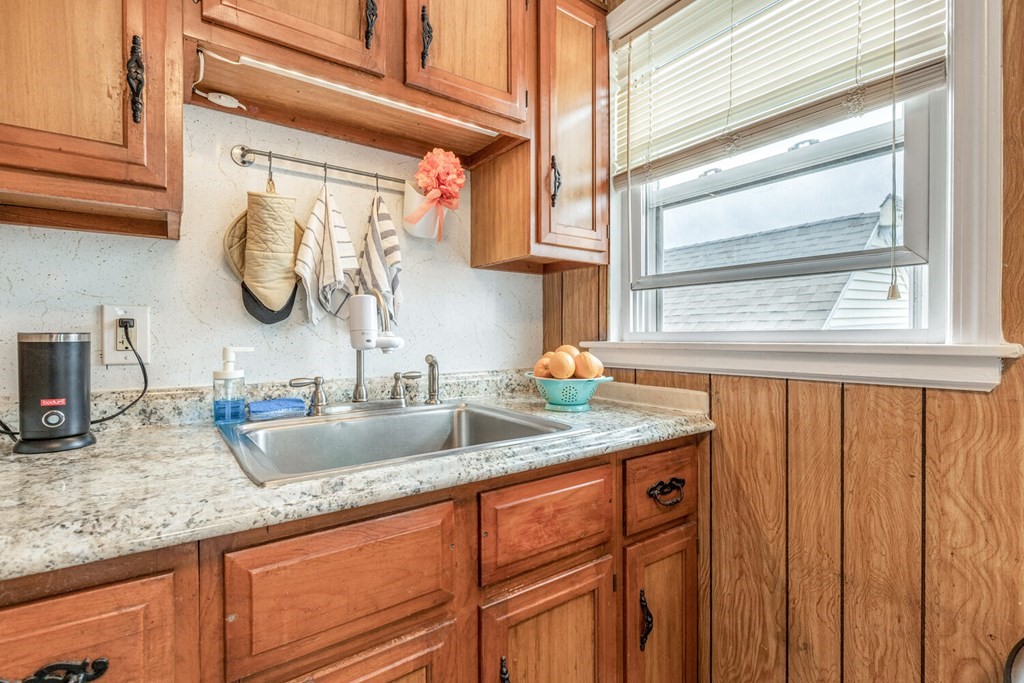 255 North Shore Road Revere, MA 02151 - Photo 11 of 33 Gallery Image 11