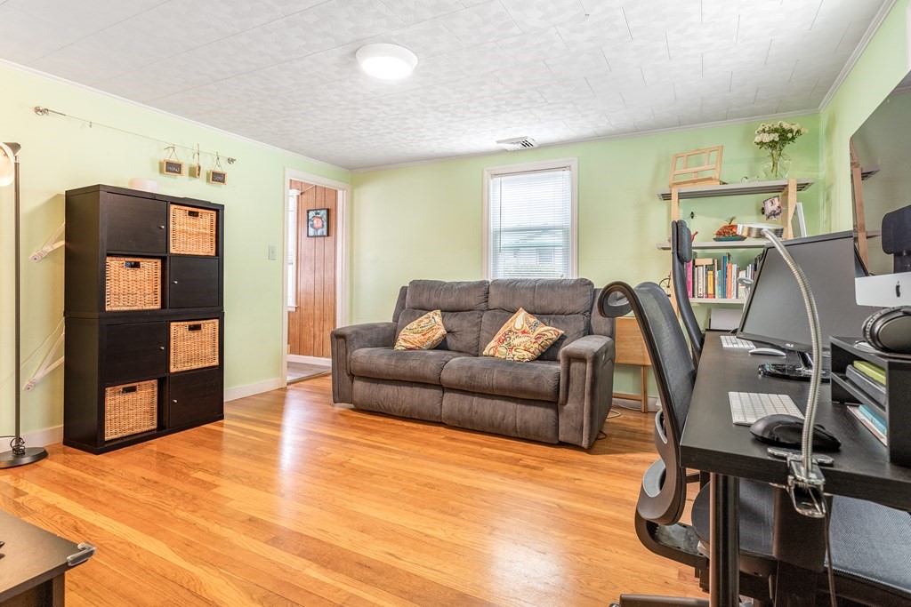 255 North Shore Road Revere, MA 02151 - Photo 5 of 33 Gallery Image 5