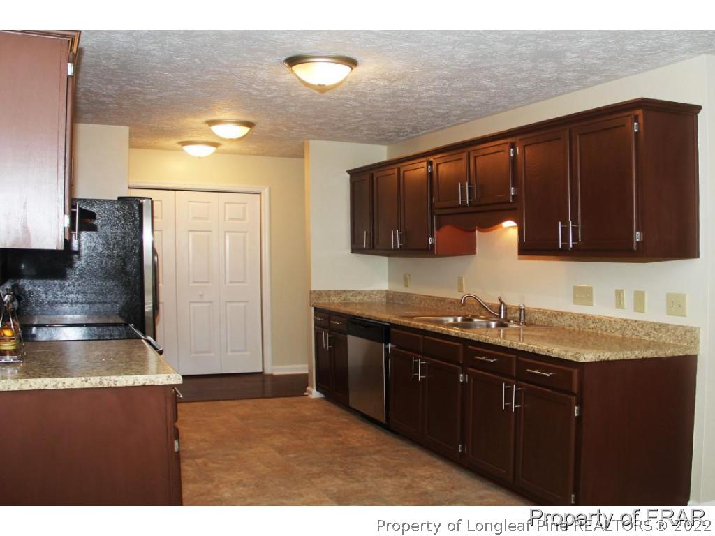 5218 Archer Road Hope Mills, NC 28348 - Photo 4 of 18 Gallery Image 4