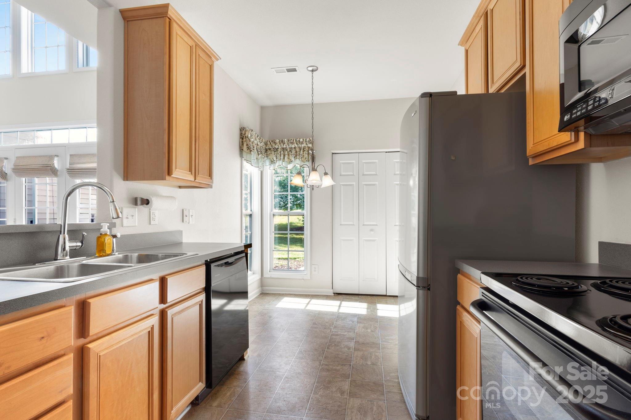 6318 Rhodins Lane Fort Mill, SC 29707 - Photo 16 of 36 Gallery Image 16