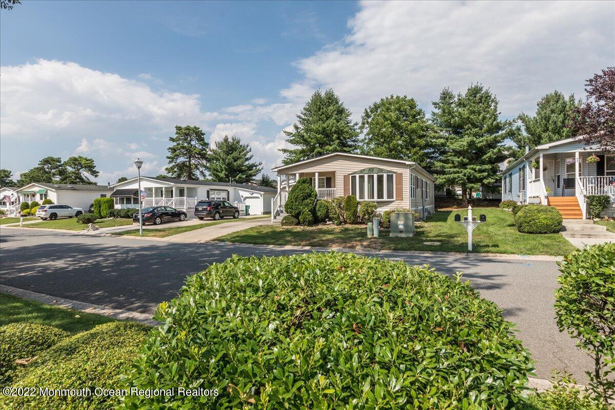41 Pine Ridge Boulevard Whiting, NJ 08759 - Photo 4 of 46 10-41PineRidgeBlvdII0010