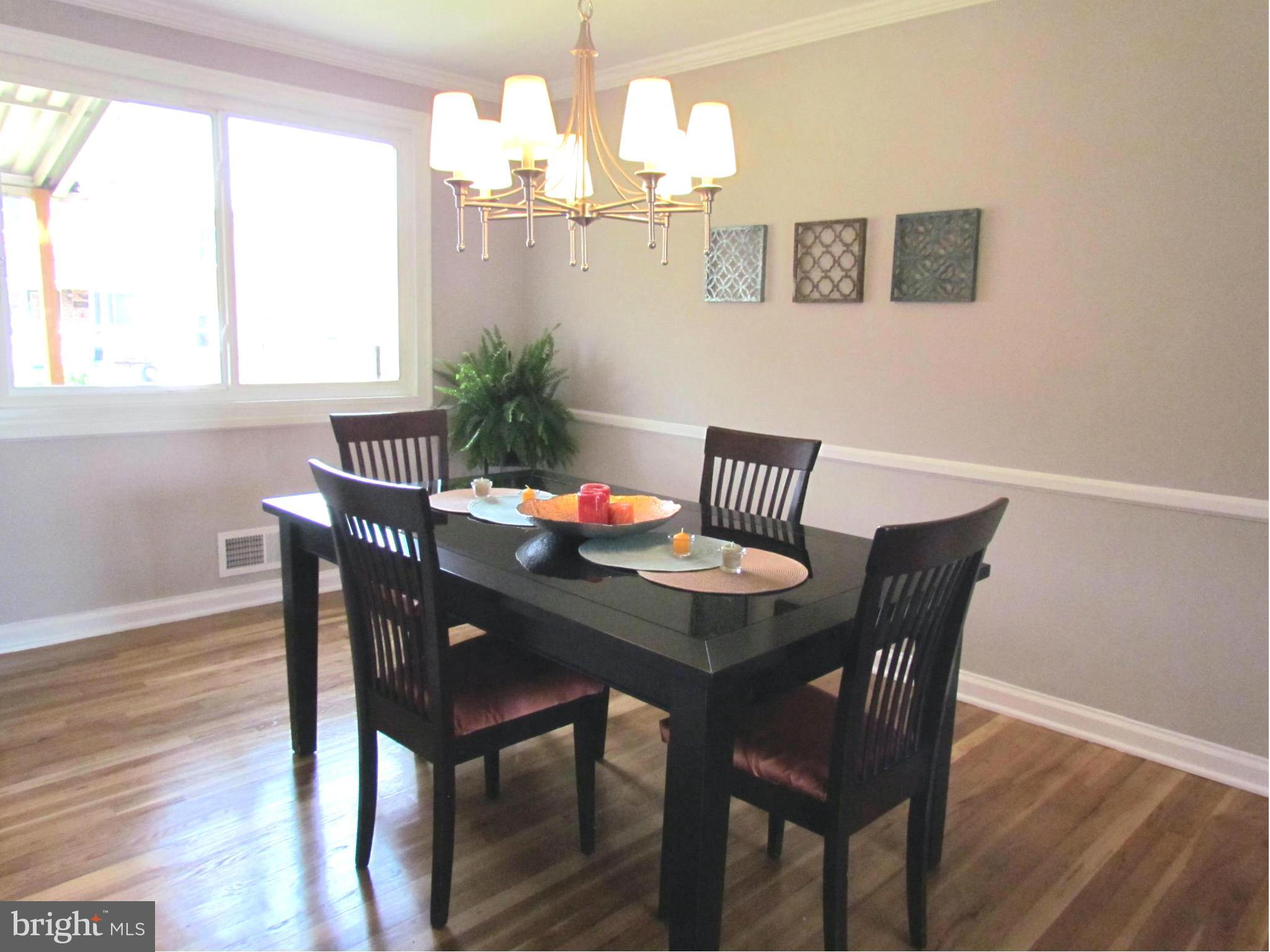 5404 Whitlock Road Baltimore, MD 21229 - Photo 6 of 26 Dining Room