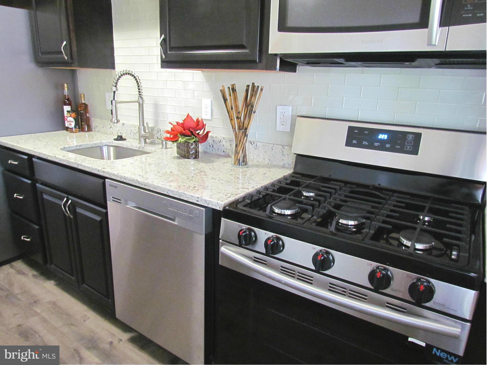 5404 Whitlock Road Baltimore, MD 21229 - Photo 9 of 26 New Samsung Appliances