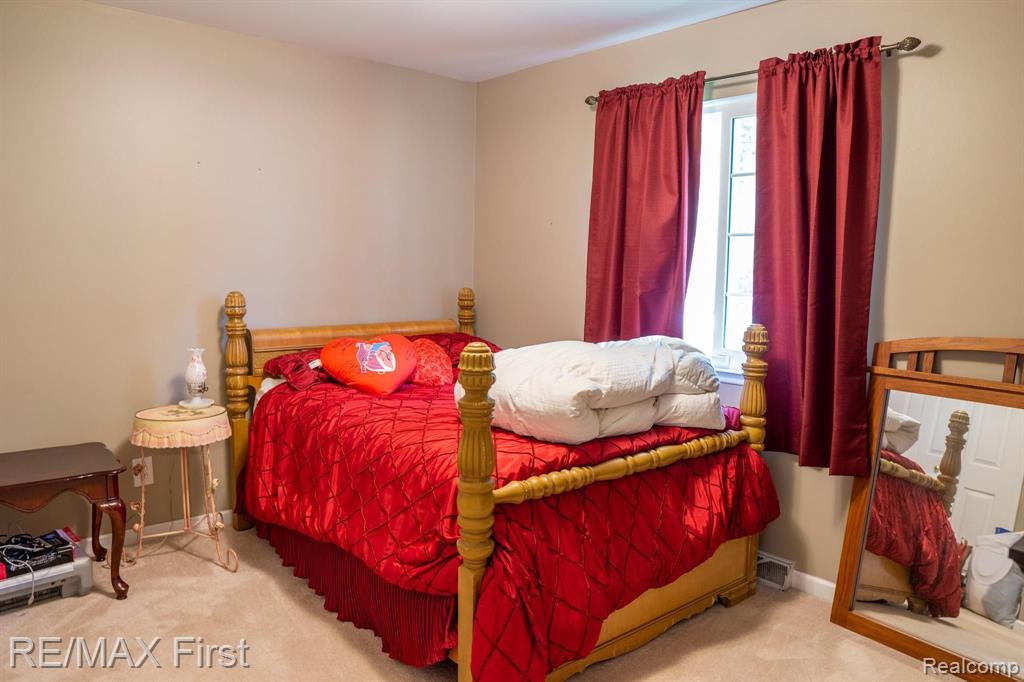 930 Grace Avenue Rochester Hills, MI 48307 - Photo 29 of 35