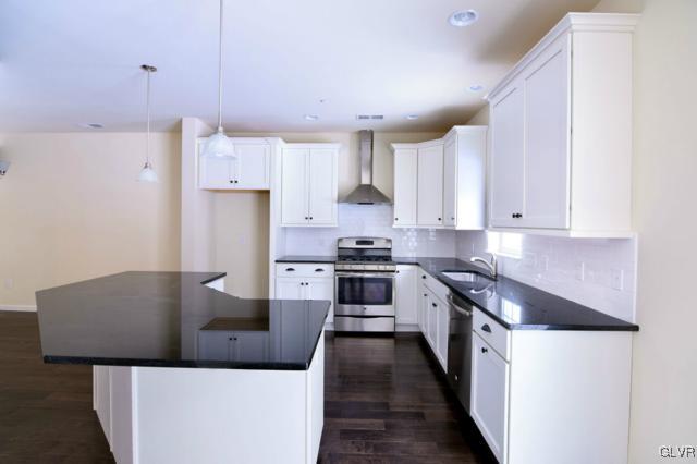 2225 Rising Hill Road Whitehall, PA 18052 - Photo 3 of 9 Gallery Image 3