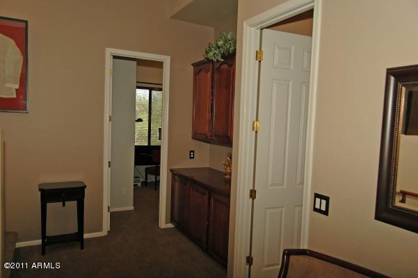 5218 East Hashknife Road Phoenix, AZ 85054 - Photo 17 of 25 Hallway