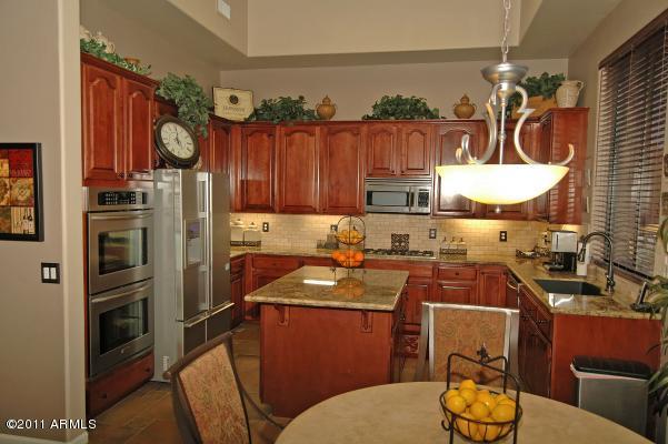5218 East Hashknife Road Phoenix, AZ 85054 - Photo 7 of 25 Gourmet Kitchen
