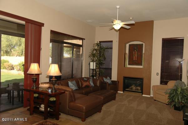 5218 East Hashknife Road Phoenix, AZ 85054 - Photo 10 of 25 cozy family room