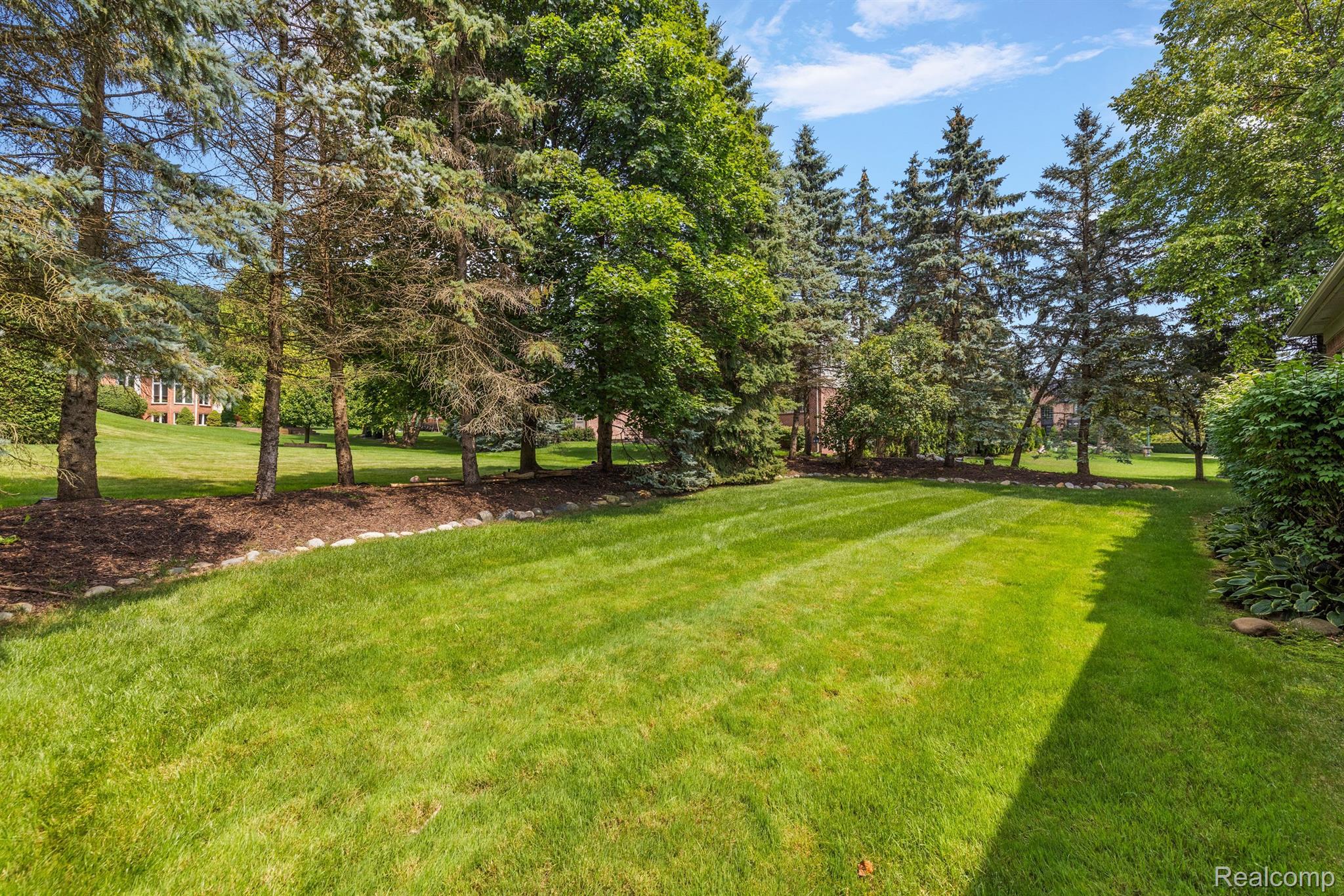 410 Springview Drive Rochester, MI 48307 - Photo 12 of 97