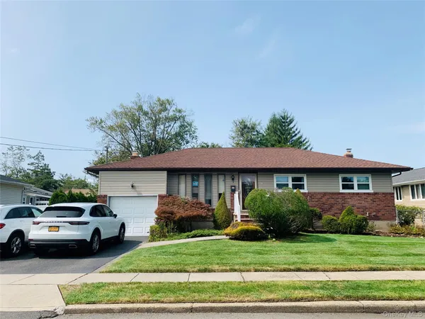 $5,000 | 29 Martin Place, Syosset, NY 11791