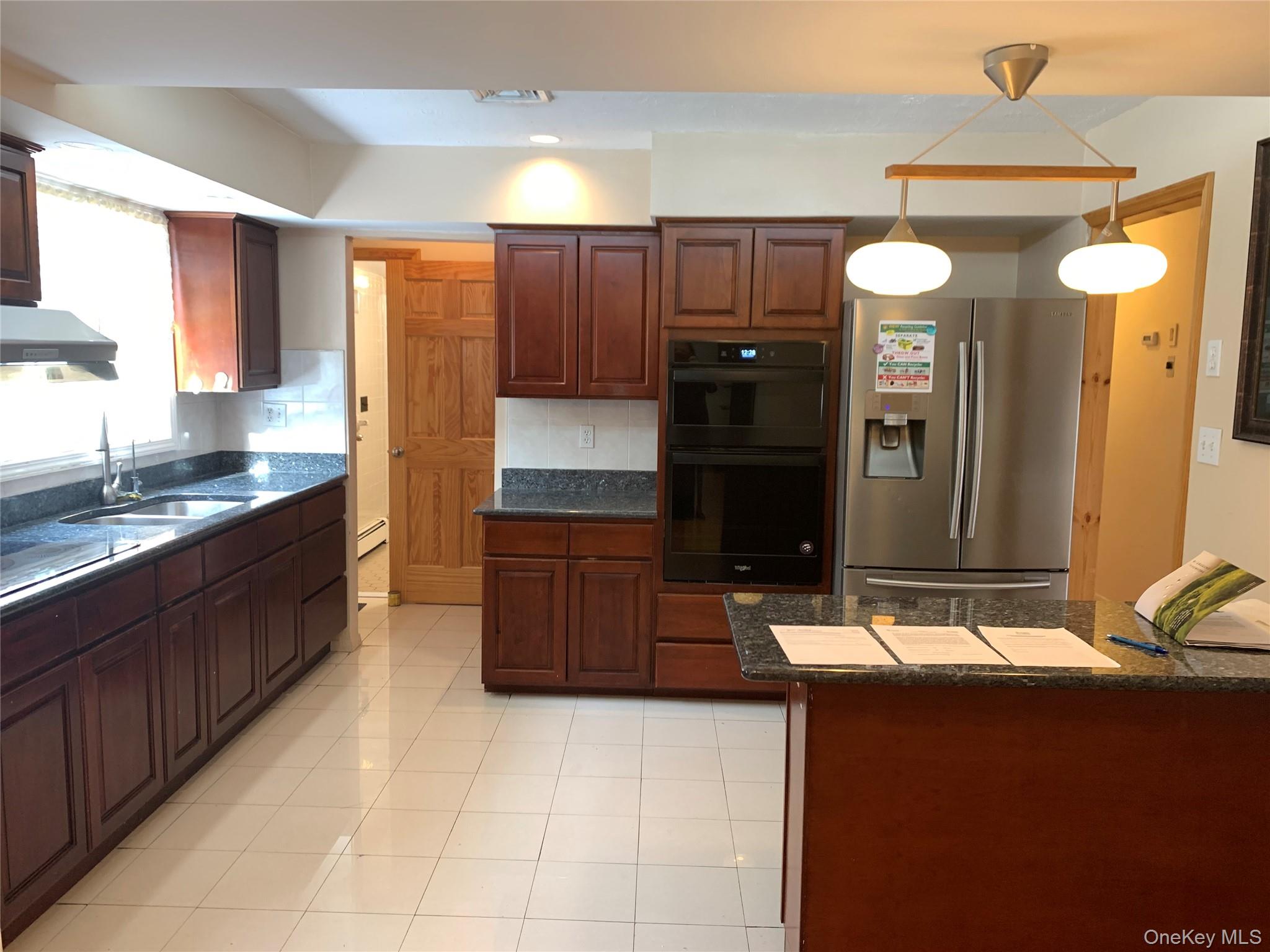 29 Martin Place Syosset, NY 11791 - Photo 11 of 30