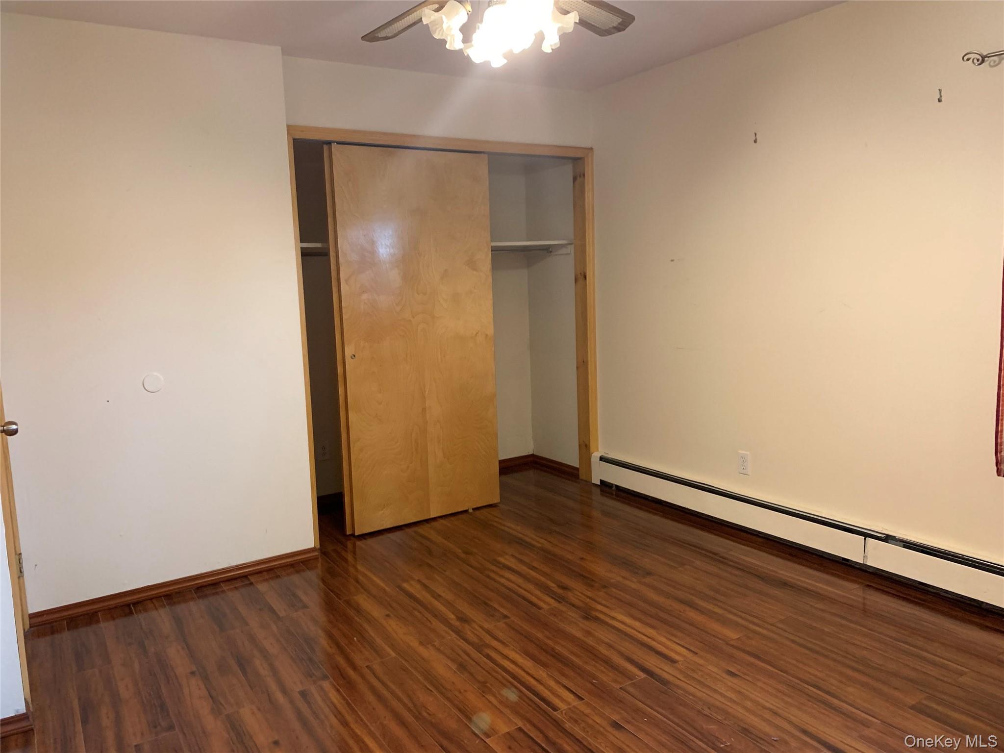 29 Martin Place Syosset, NY 11791 - Photo 15 of 30