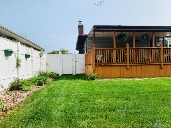 $5,000 | 29 Martin Place, Syosset, NY 11791