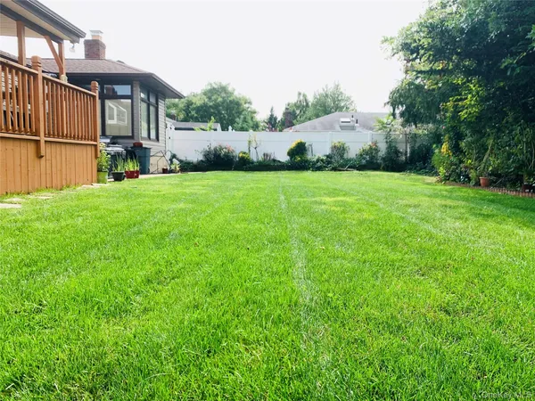 $5,000 | 29 Martin Place, Syosset, NY 11791
