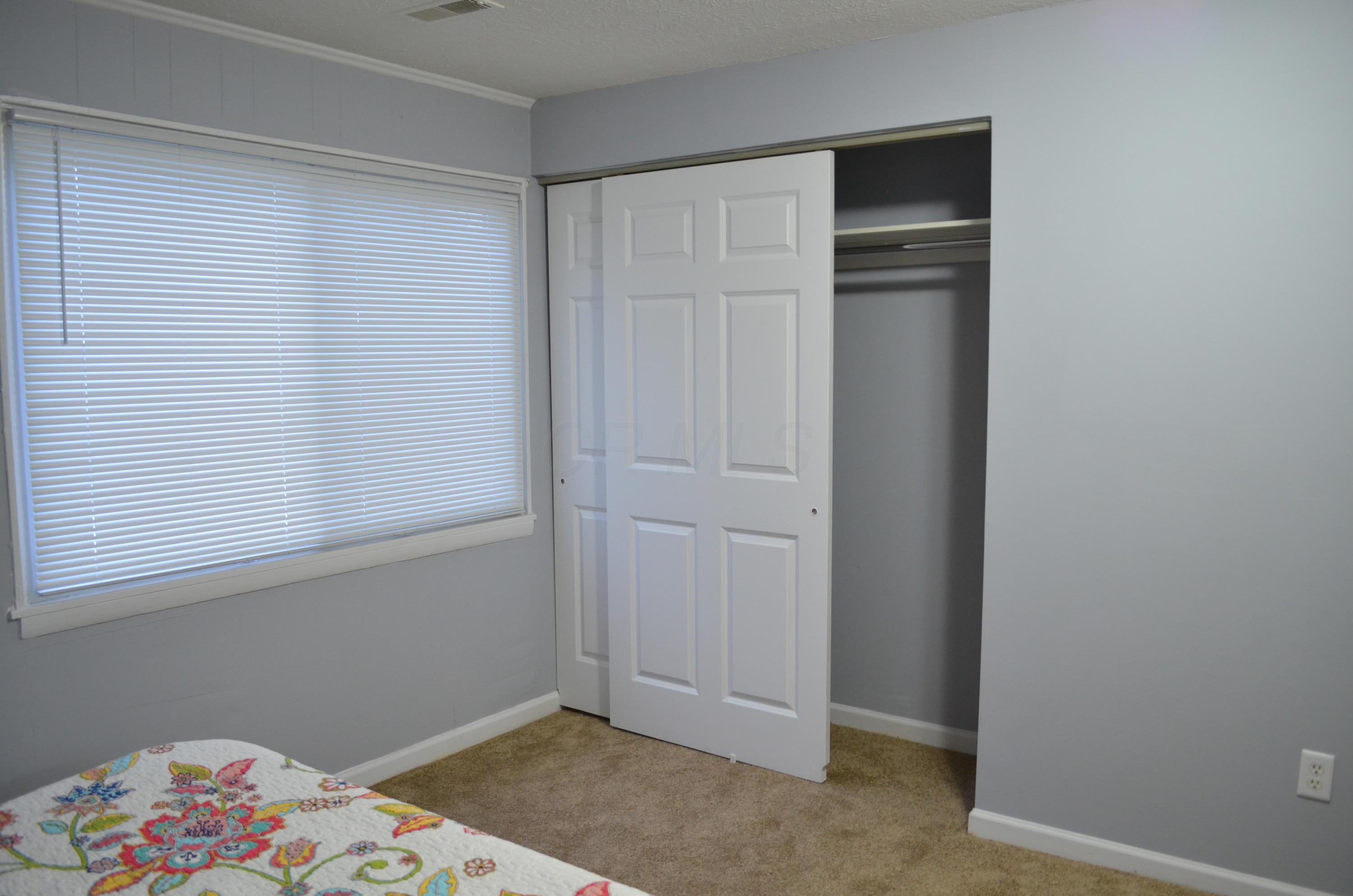 984 East Weber Road Columbus, OH 43224 - Photo 20 of 41
