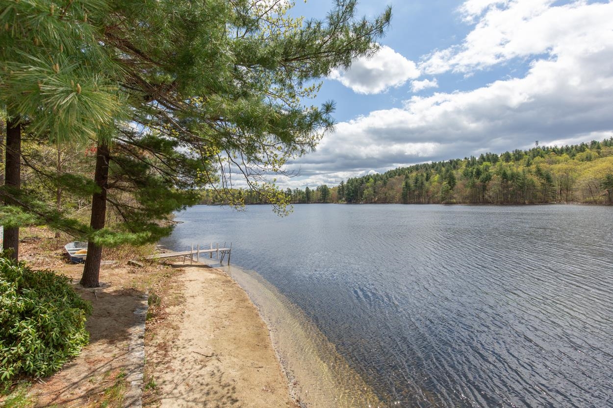 21 Hinds Lane Pelham, NH 03076 - Photo 6 of 46