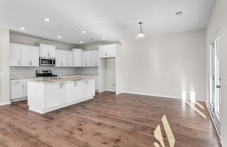 114 Palfrey Drive Ridgeville, SC 29472 - Photo 7 of 10 Breakfast and Kitchen
