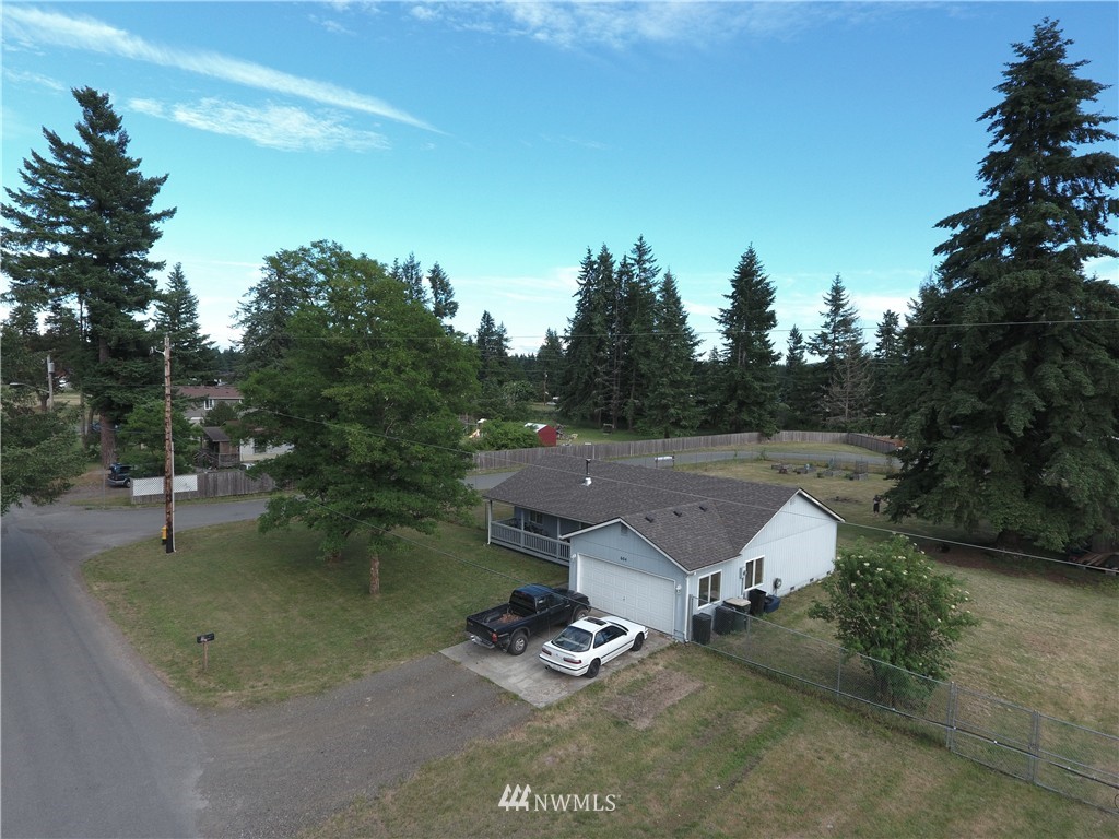 604 Rochester Street West Rainier, WA 98576 - Photo 3 of 8 Gallery Image 3