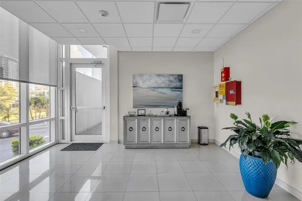 $499,788 | 521 North Riverside Drive, Unit 1004, Pompano Beach, FL 33062