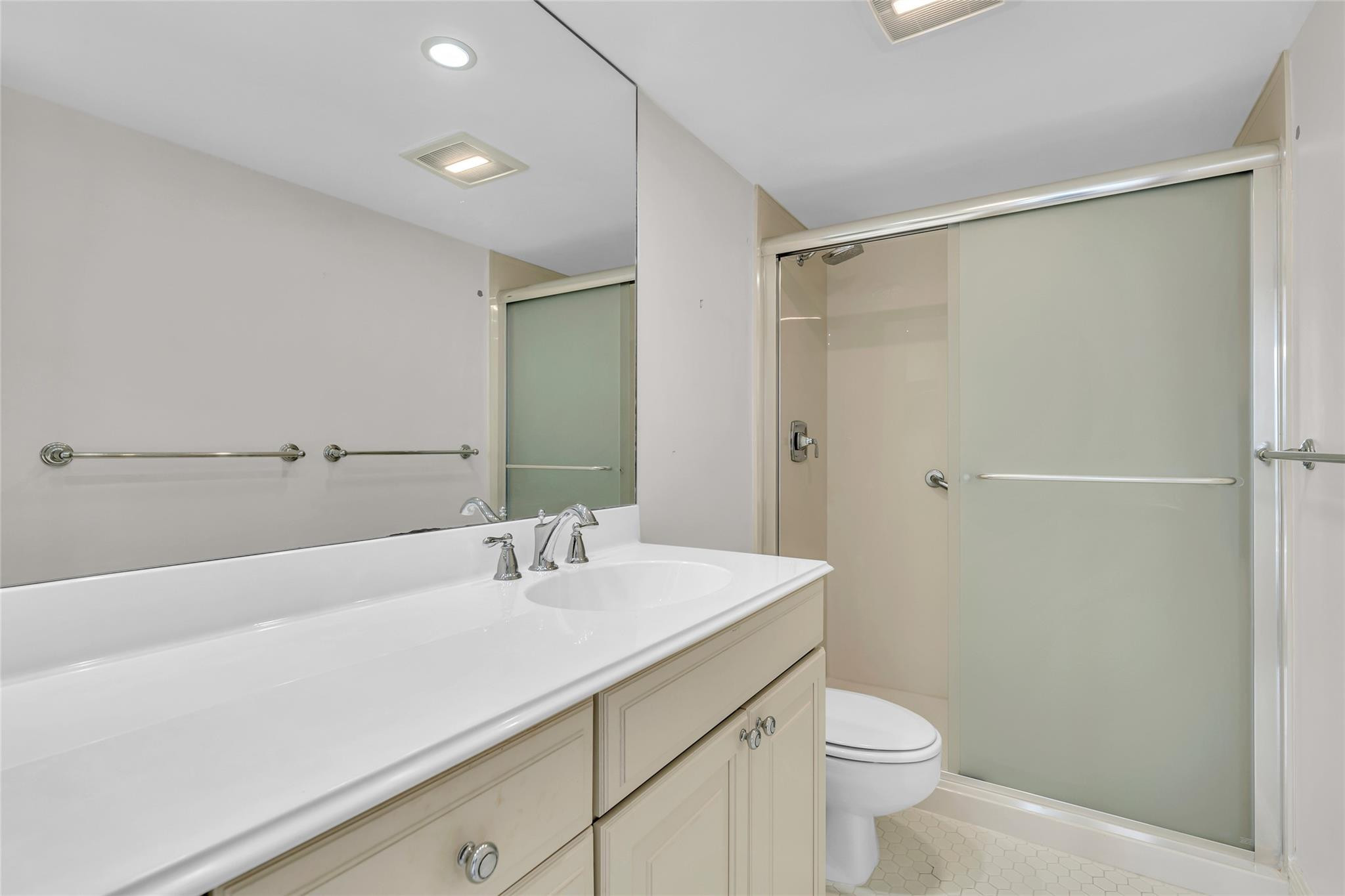 521 North Riverside Drive, Unit 1004 Pompano Beach, FL 33062 - Photo 10 of 64 Photo 10