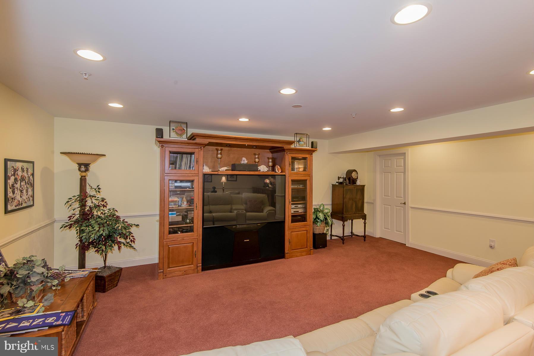 4419 Summer Grape Road Pikesville, MD 21208 - Photo 22 of 30 Family Room