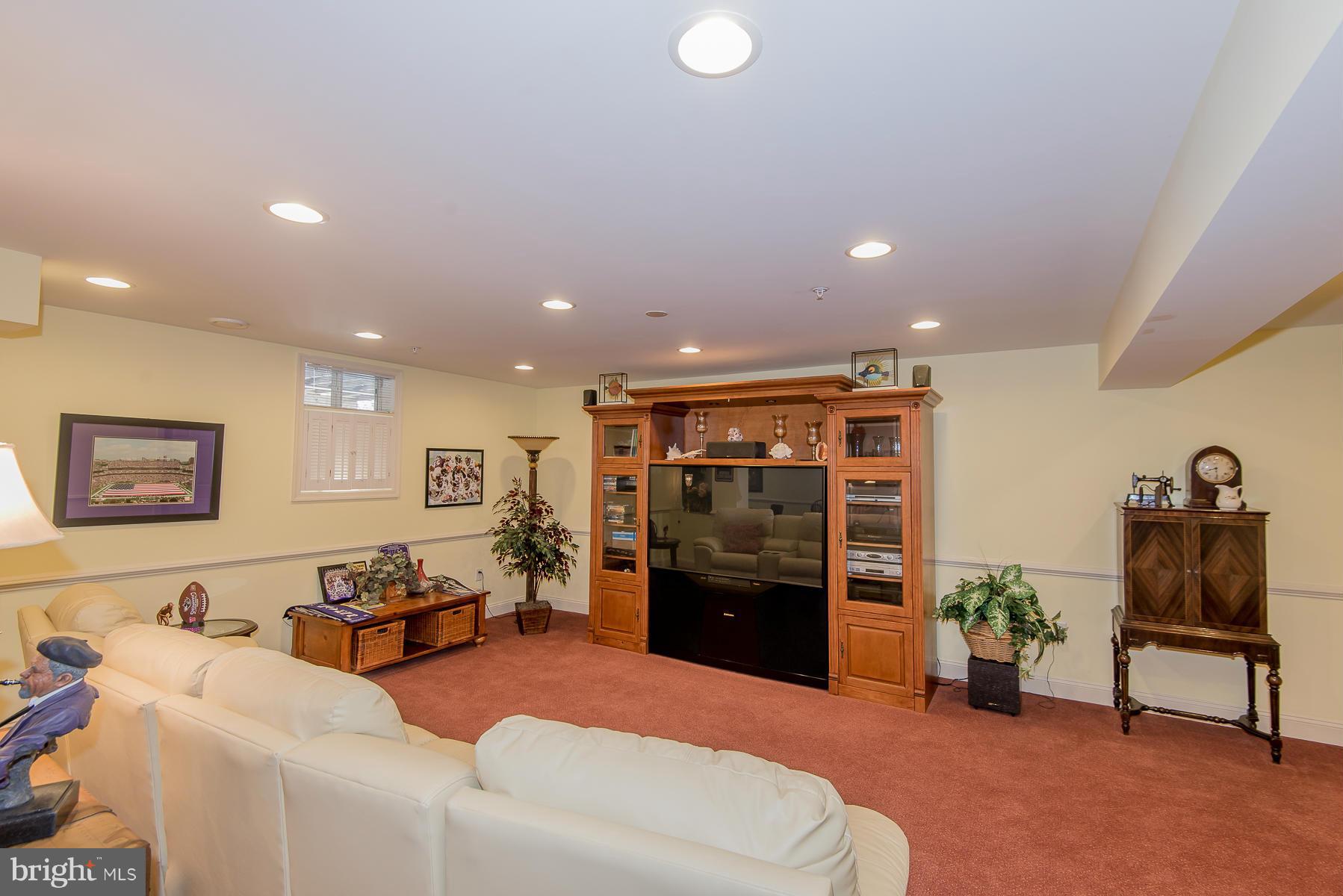4419 Summer Grape Road Pikesville, MD 21208 - Photo 26 of 30 Family Room