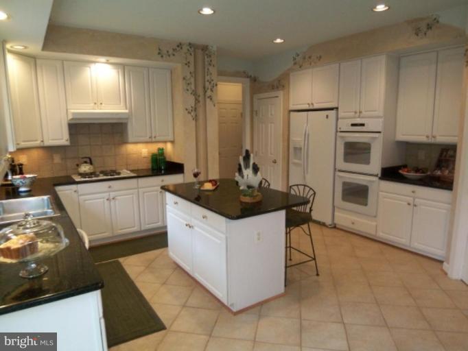 2063 Madrillon Road Vienna, VA 22182 - Photo 12 of 24 Kitchen #2