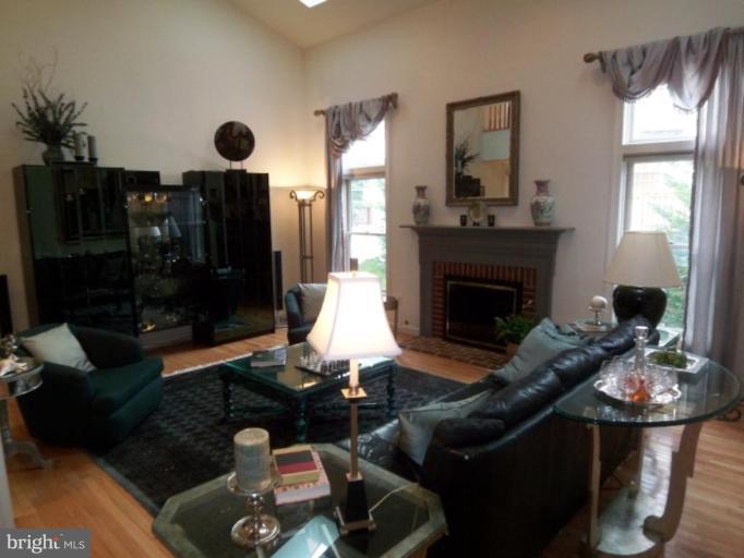2063 Madrillon Road Vienna, VA 22182 - Photo 7 of 24 Family Room #2