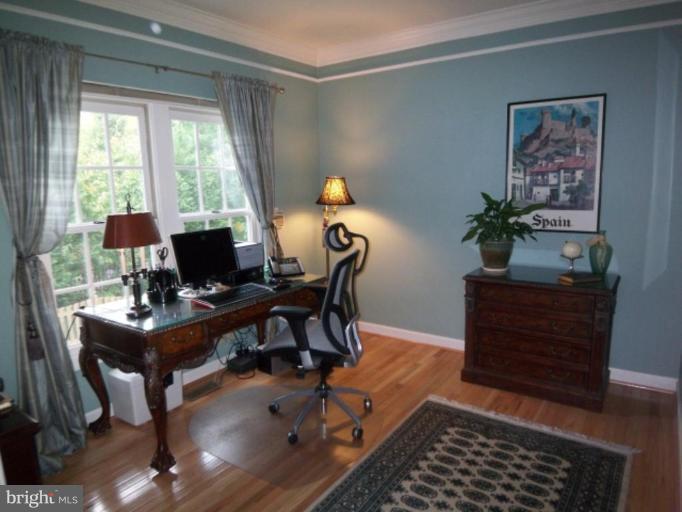 2063 Madrillon Road Vienna, VA 22182 - Photo 9 of 24 Den