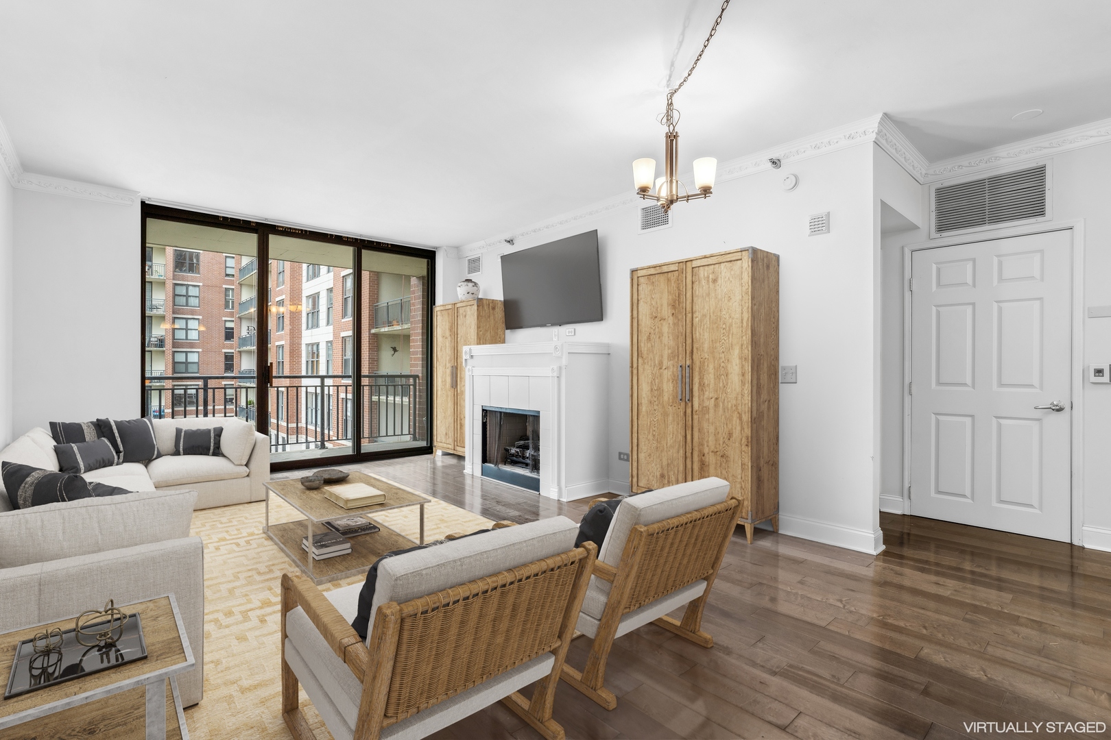 55 West Delaware Place, Unit 519 Chicago, IL 60610 - Photo 4 of 17
