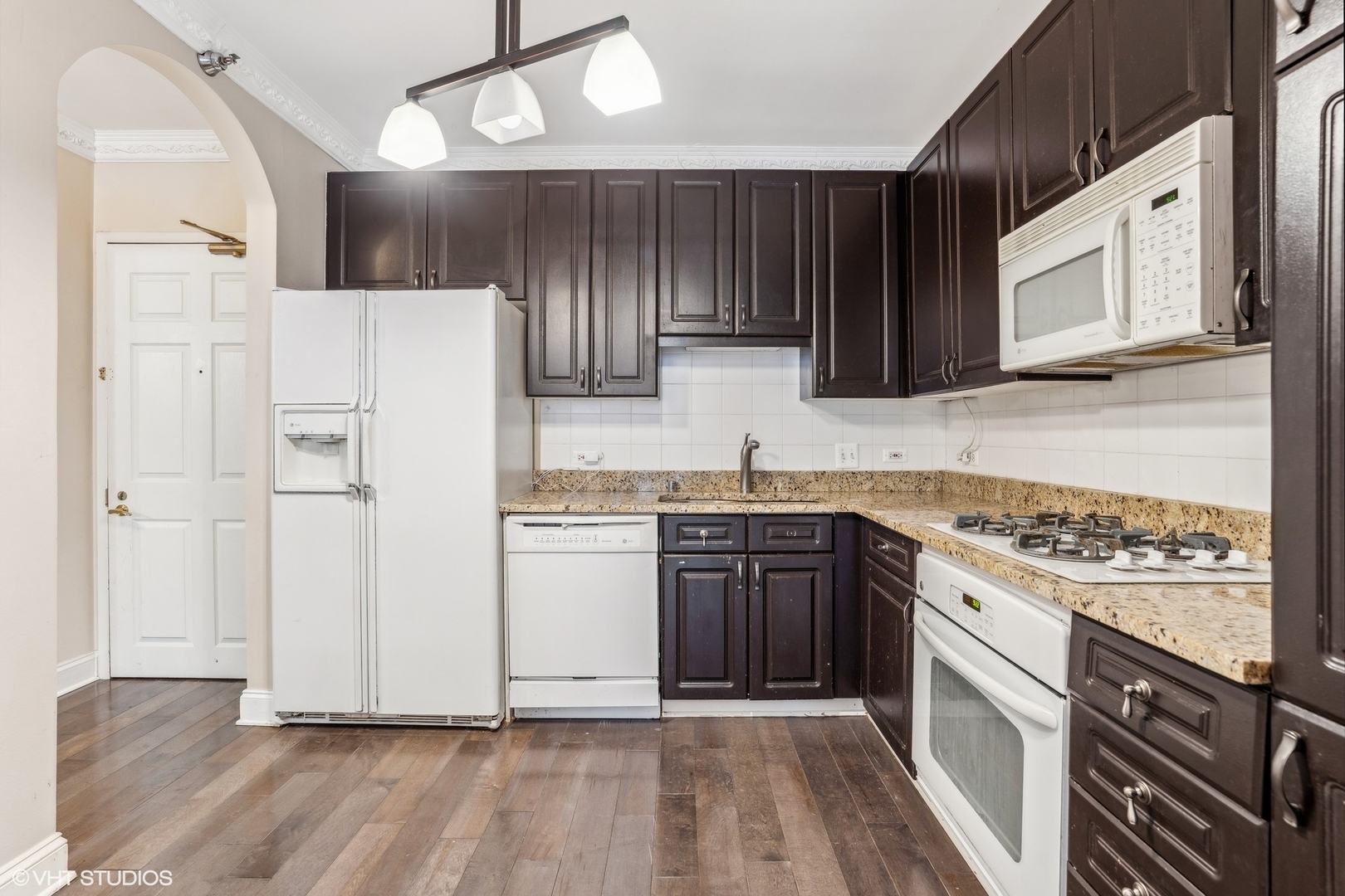 55 West Delaware Place, Unit 519 Chicago, IL 60610 - Photo 5 of 17