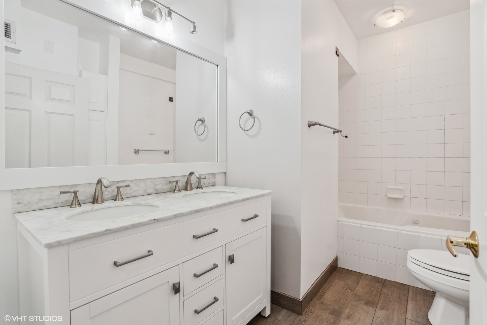55 West Delaware Place, Unit 519 Chicago, IL 60610 - Photo 9 of 17