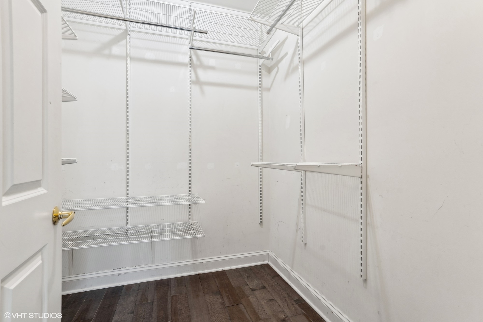 55 West Delaware Place, Unit 519 Chicago, IL 60610 - Photo 10 of 17