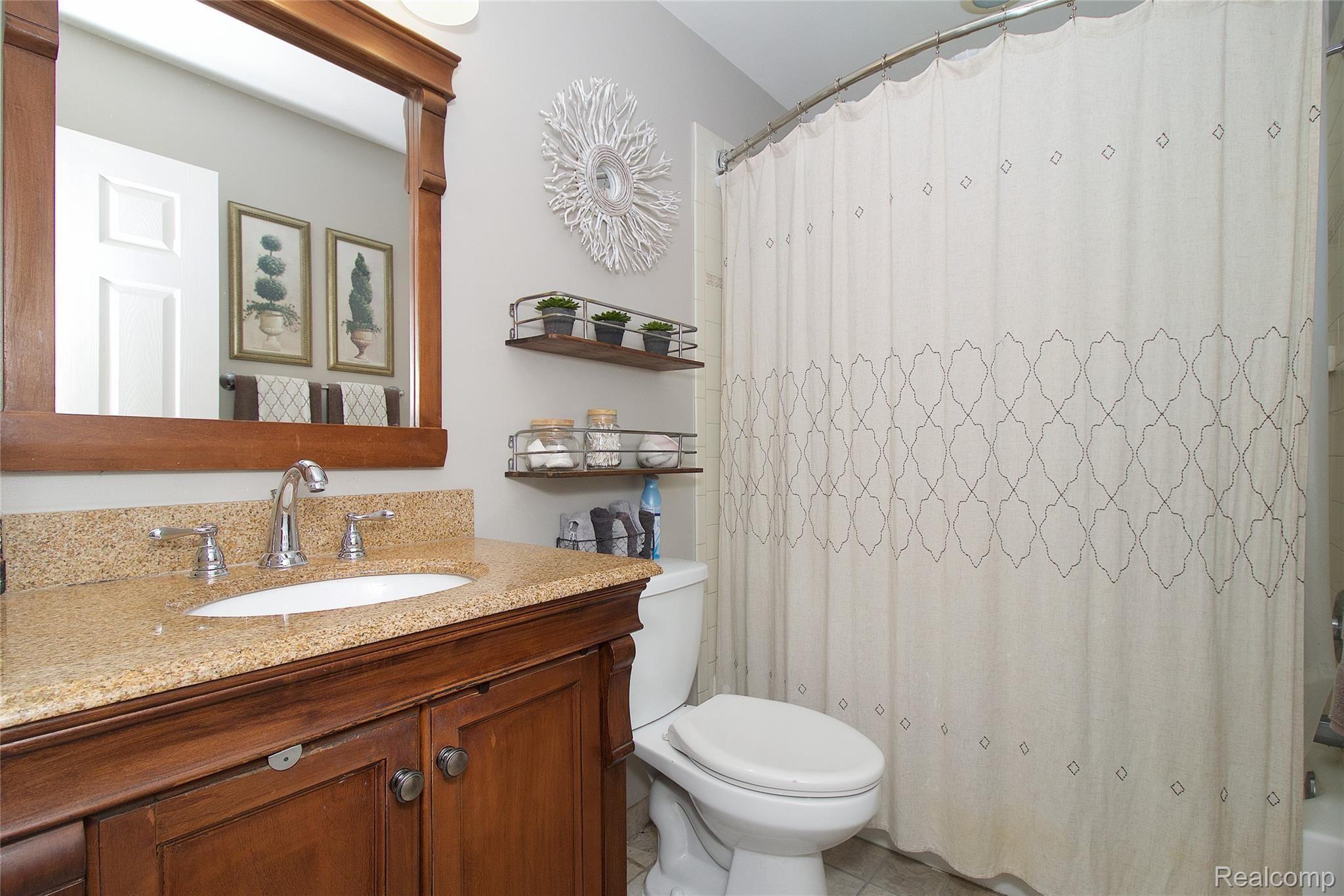 1129 Delta Road Walled Lake, MI 48390 - Photo 13 of 19 13.jpg