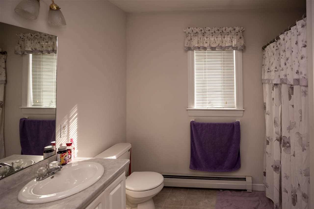 11 Benjamin Way Dover, NH 03820 - Photo 15 of 25