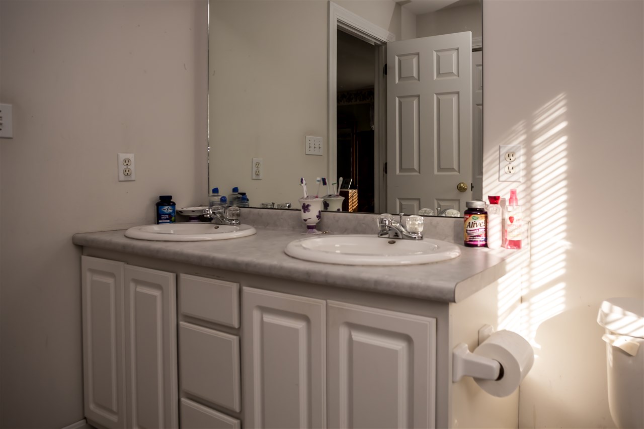 11 Benjamin Way Dover, NH 03820 - Photo 16 of 25
