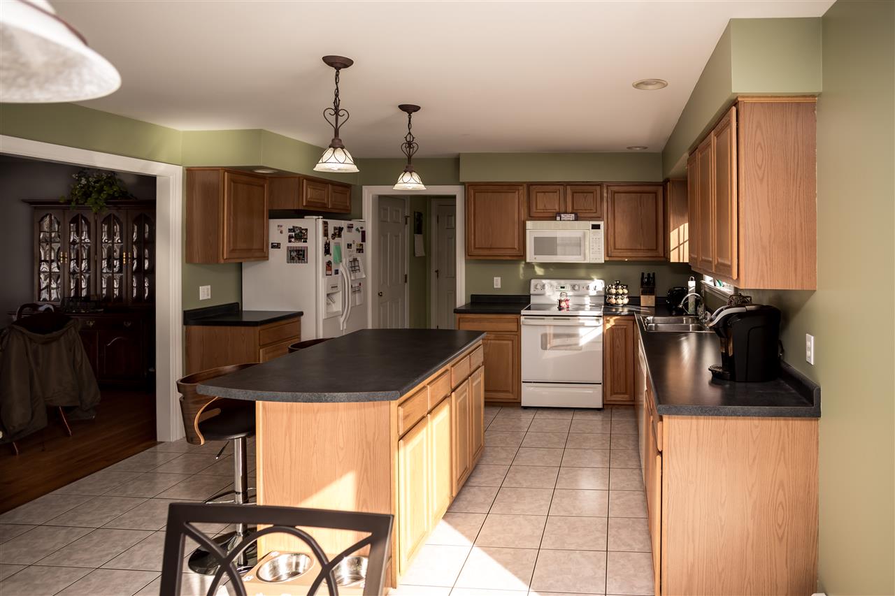 11 Benjamin Way Dover, NH 03820 - Photo 4 of 25