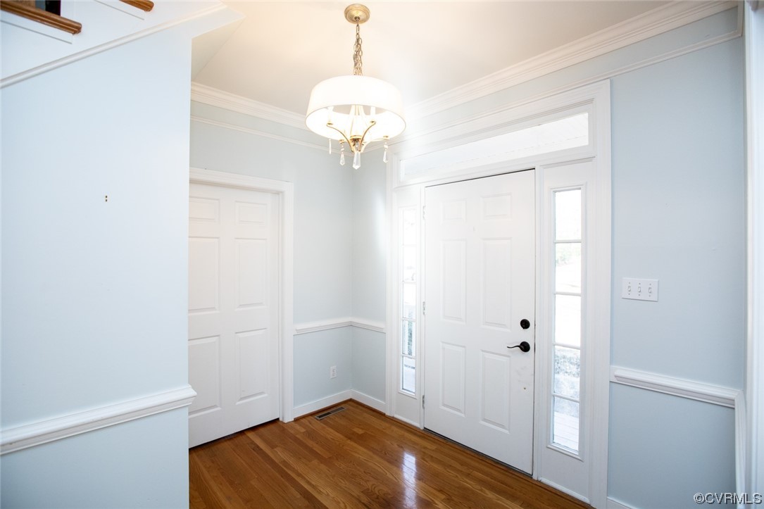 92 Ropp Road Farmville, VA 23901 - Photo 3 of 48 Foyer
