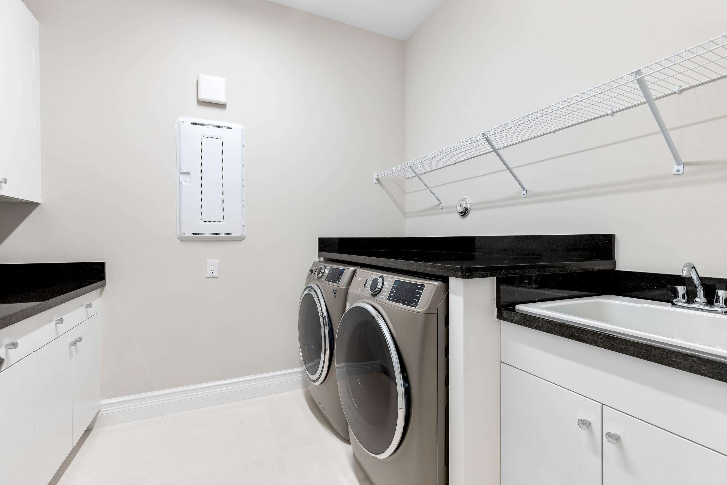 9642 Chianti Classico Terrace Boca Raton, FL 33496 - Photo 37 of 45 Laundry