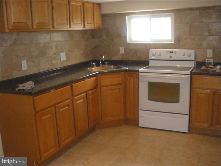 254 Heather Road Upper Darby, PA 19082 - Photo 5 of 6