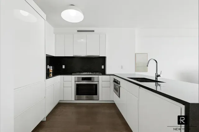 $950,000 | 385 1st Avenue, Unit 5H | Gramercy