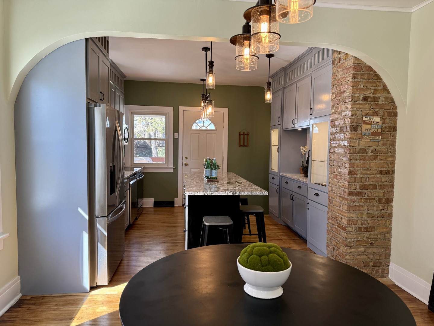 210 Elm Street Elgin, IL 60123 - Photo 2 of 18 Gallery Image 2