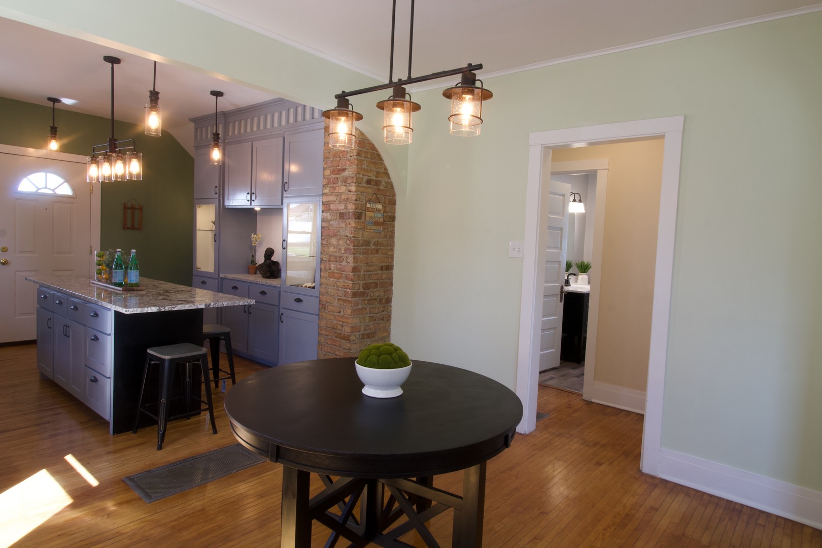 210 Elm Street Elgin, IL 60123 - Photo 4 of 18 Gallery Image 4
