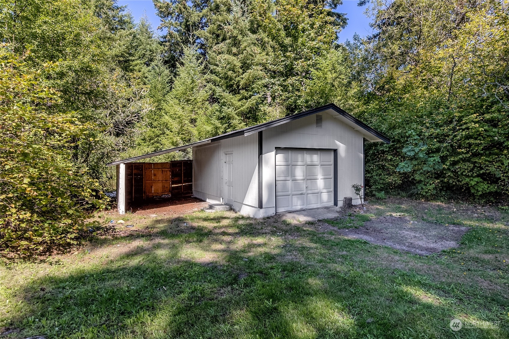 923 Tipsoo Loop North Rainier, WA 98576 - Photo 30 of 35